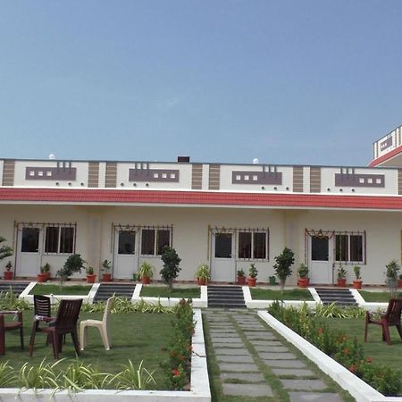Moonlight Beach Resort Ongole 外观 照片