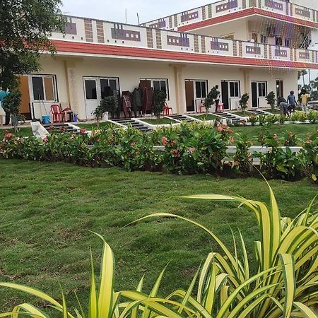 Moonlight Beach Resort Ongole 外观 照片