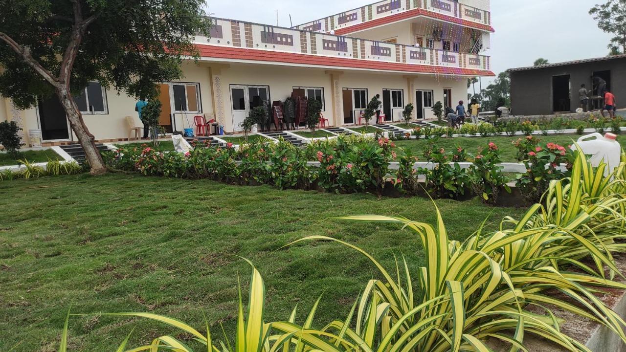 Moonlight Beach Resort Ongole 外观 照片